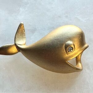Vintage Gold Tone Whale Brooch – Mid Century Modern Nautical Ocean Pin
